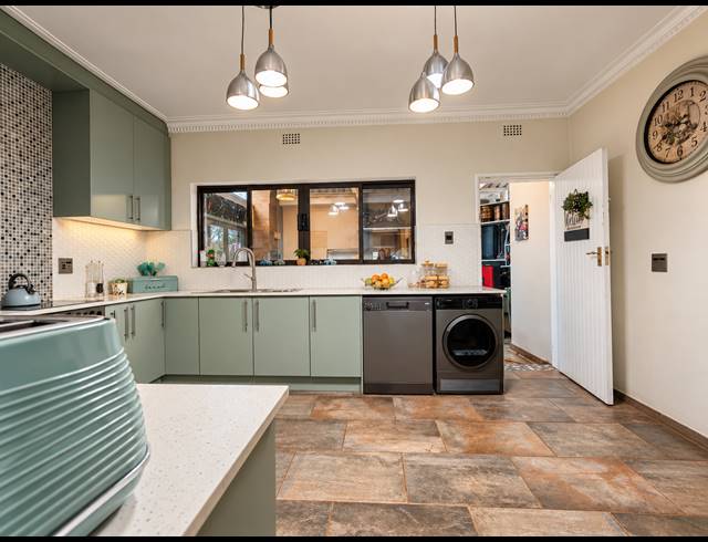 3 BEDROOM TOWNHOUSE FOR SALE IN THREE RIVERS